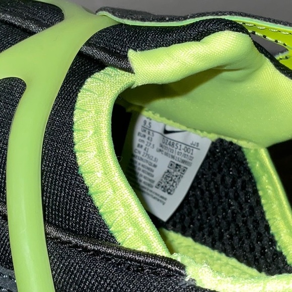 NIKE AIR KUKINI BLACK VOLT LACELESS SPIDERY CAGE SIZE 9.5 BRAND NEW